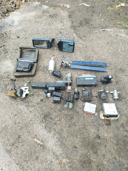 Запчасти  1990 года w124