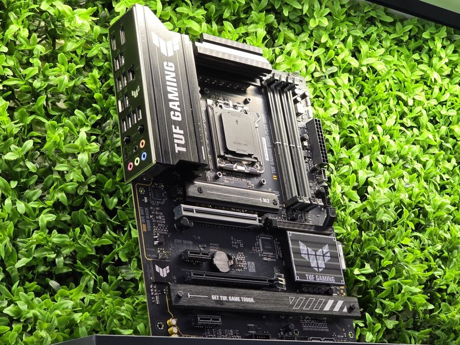 Комплект ASUS B650 PLUS WIFI + Ryzen 9 7900x
