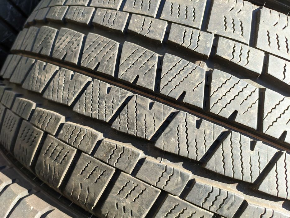 2бр Зимни гуми за бус 215 60 17 С - Falken