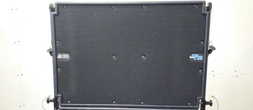 Boxa activa tip line array DB Technologies DVA T12