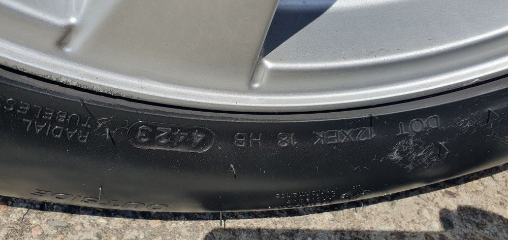 Гуми с ляти джанти 215х55х16 оргинални Volvo V60