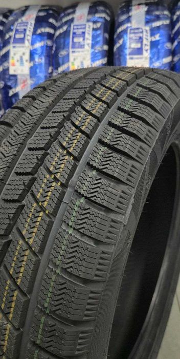 АвтоШина Зимняя (БезШипов) 225/55R17 HiFly