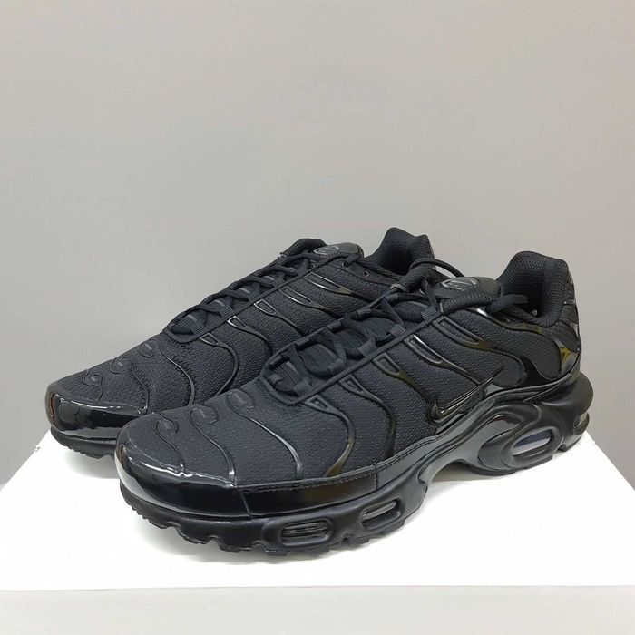 Nike TN Triple Black / Outlet