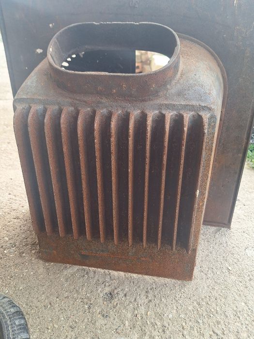 Старинна френска камина