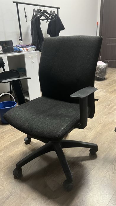 Продам стулья для салона