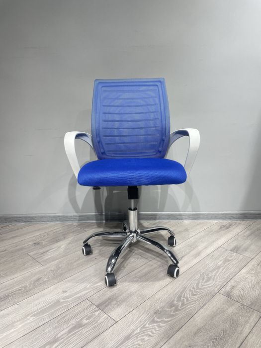 Офисное сеточное кресло модель Task