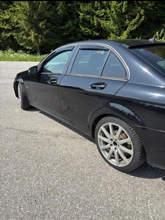 Vând Mercedes c clasa w204