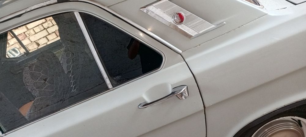 gaz 24 (volga) sotiladi,narxni koʻrishib kelishamiz