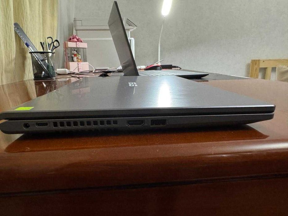 Ноутбук ASUS новый продам.