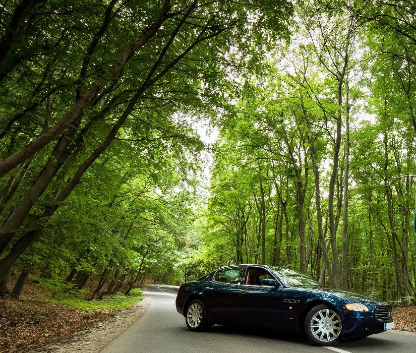 Închiriez Maserati Quattroporte limuzina de lux pentru evenimente