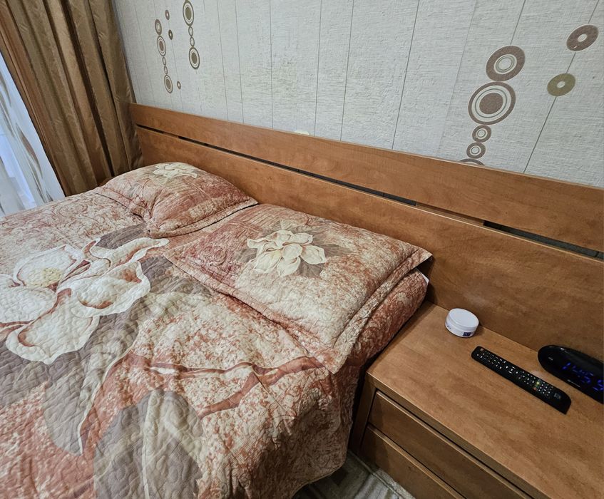 Продам спальный гарнитур