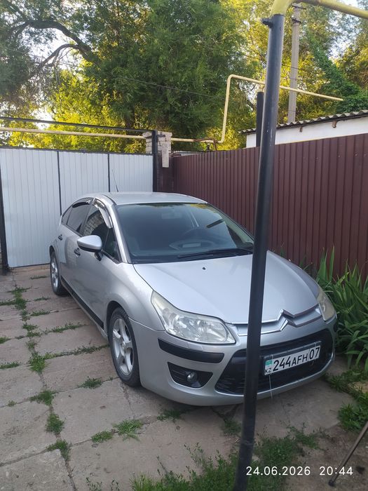 Автомобиль  Ситроен С4