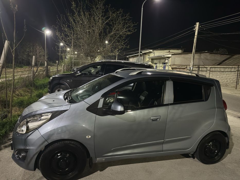 Chevrolet Spark delfin rang avtomat 1,25 mator gazi bor yaxshi xolatta