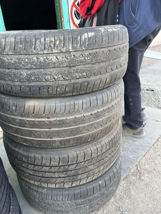 Продам летние шины YOKOHAMA 215/55/17