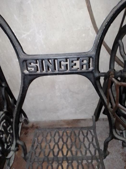 Швейная машинка Зингер