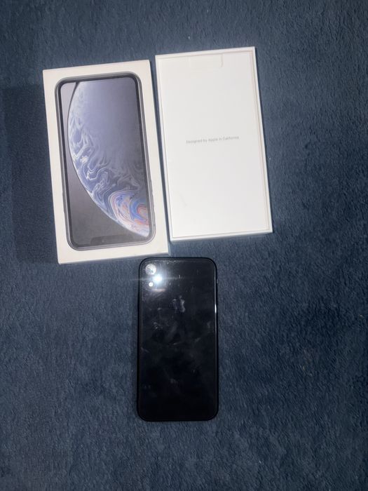 Продам айфон XR.