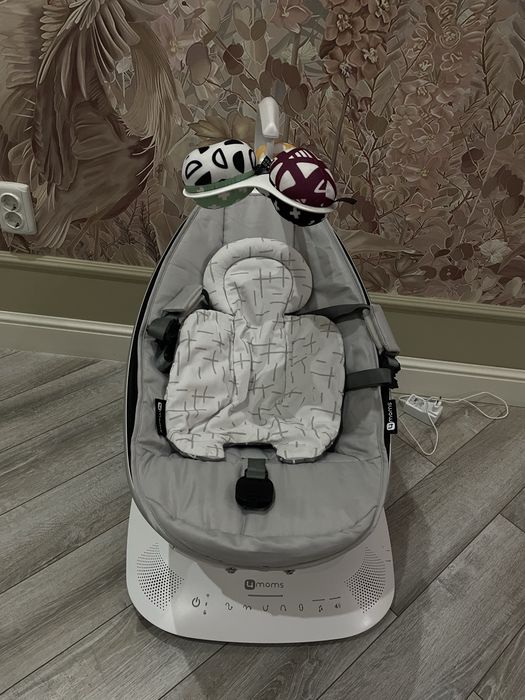 4moms mamaroo5 в отличном состоянии