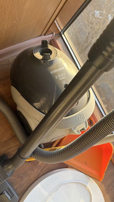Пылесос Samsung Easy 1800W