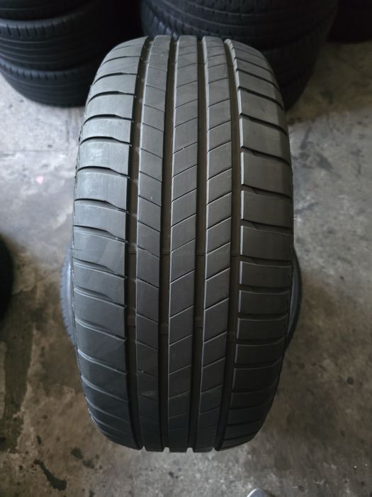 Bridgestone 215/55 R17 94V vară