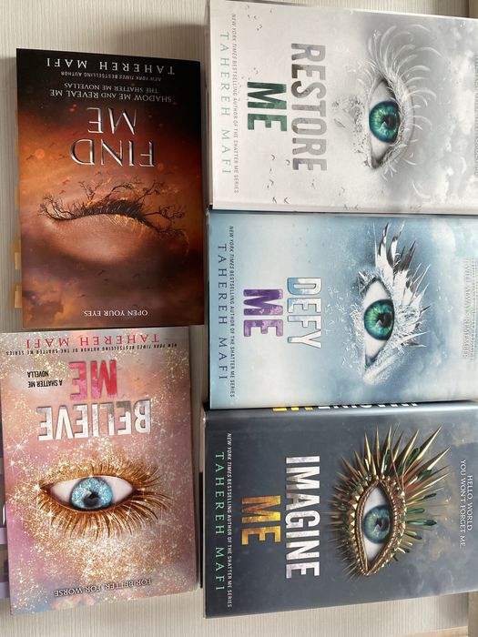 Продавам книги на английски и български