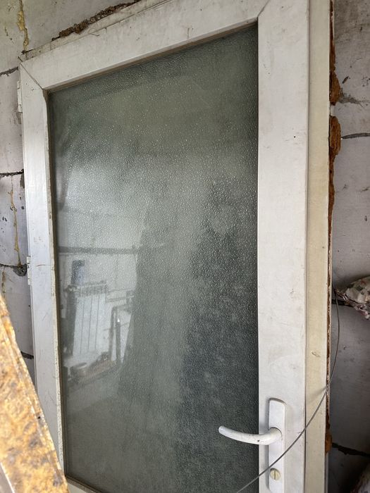 Пластиковые двери