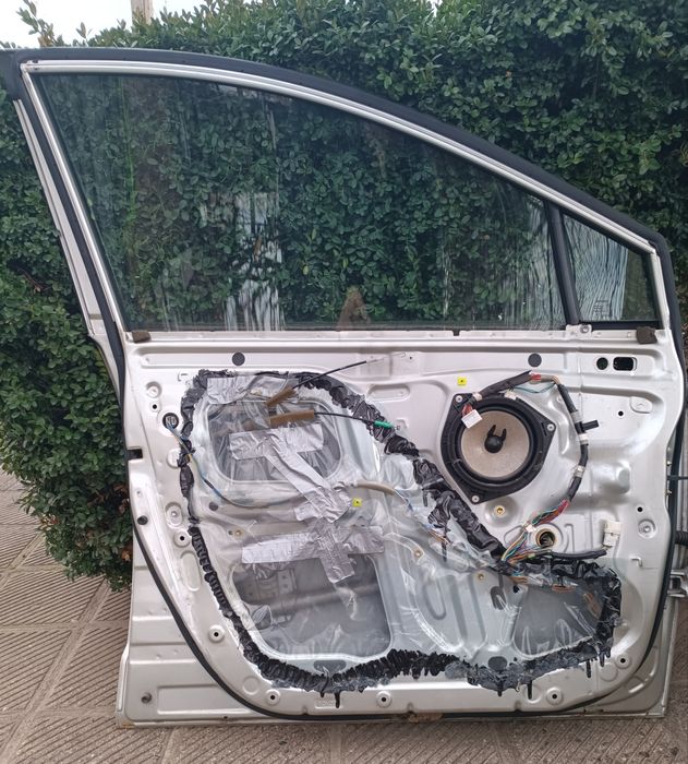 Предна лява врата Toyota corolla verso 2004-2009г