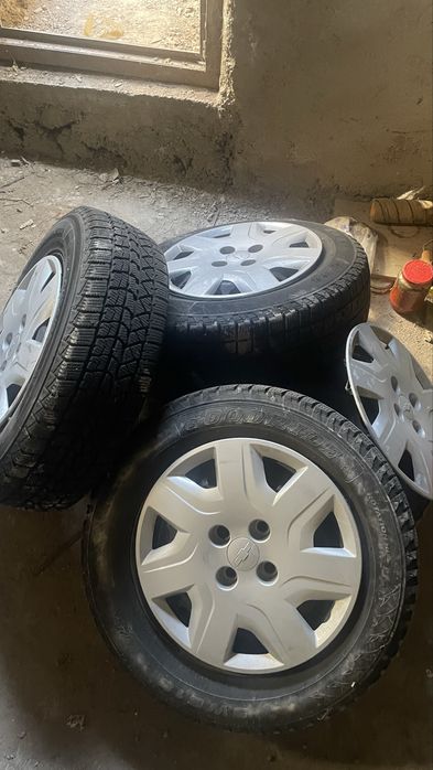 Продам Зимние шины