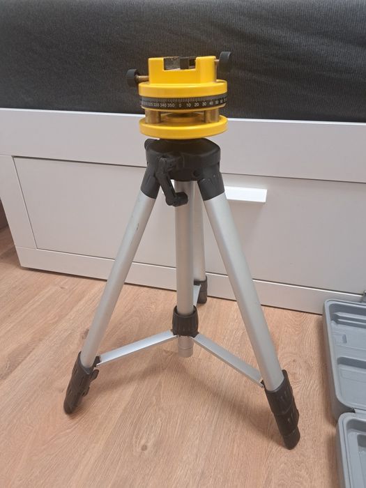 Nivela laser profesională
