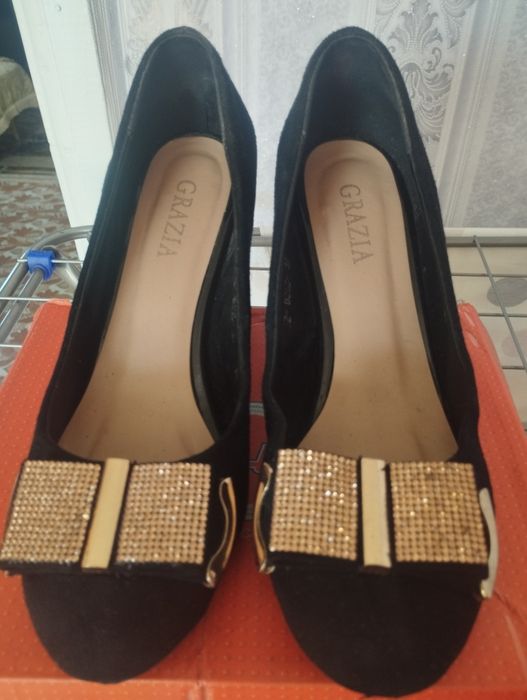 Продам туфли замша. 3000.