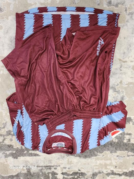 Vind 12 costume Footbal mărimea L