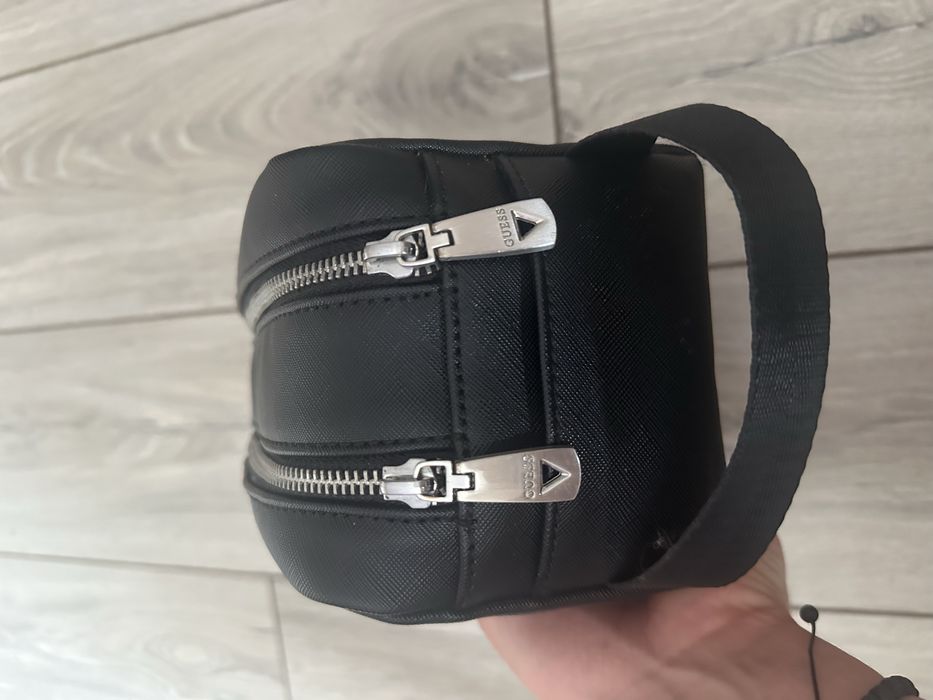 Официален несесер на Guess