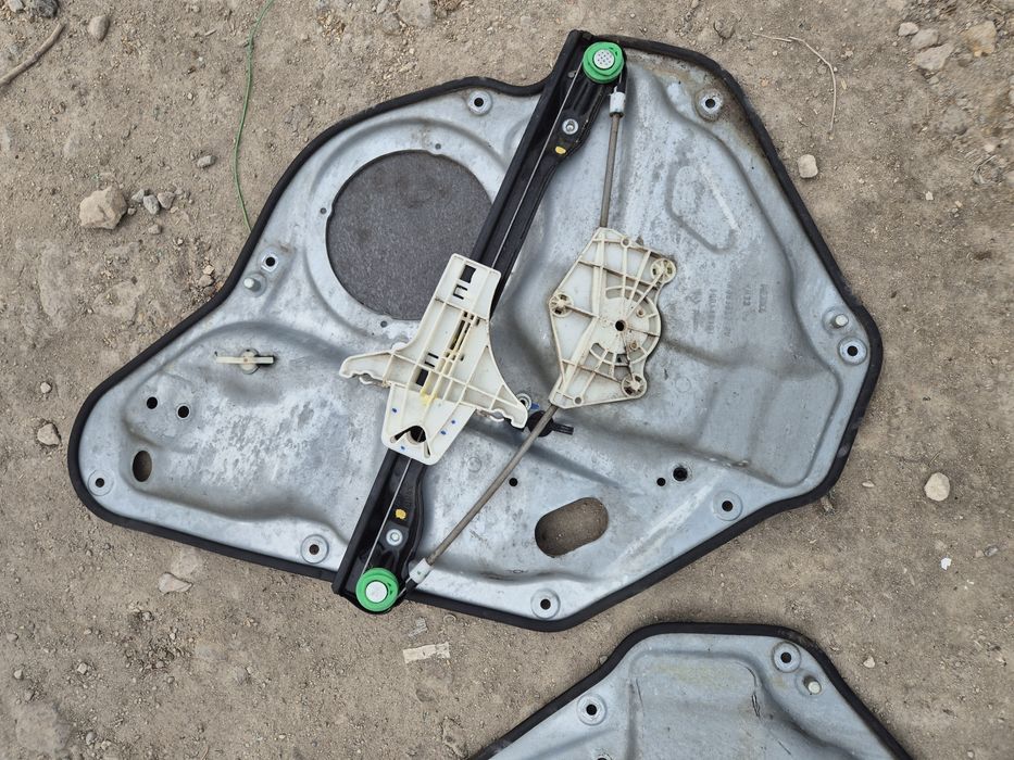 Оригинални Ел Механизми за задни врати за Голф 5 Комби 2004- 2009г