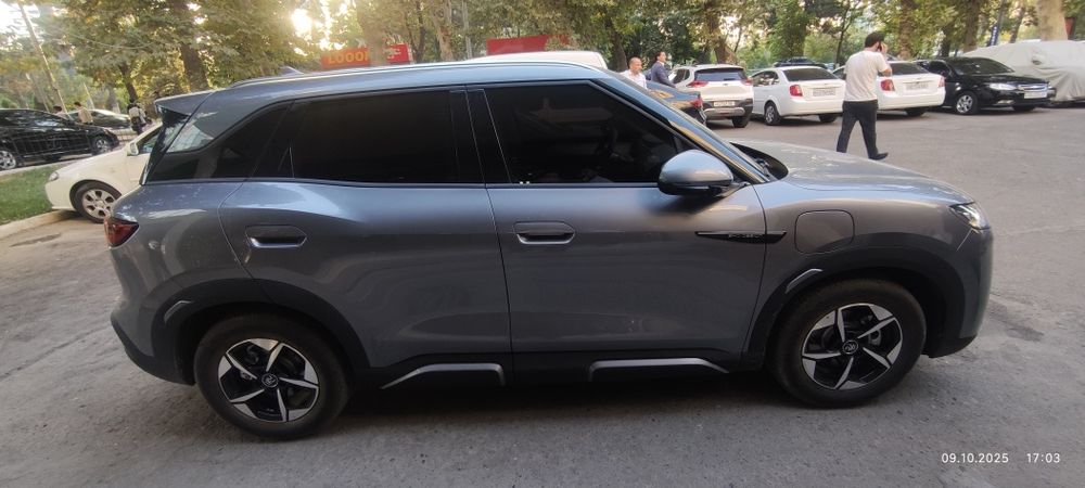 Yangi 2025 BYD YUAN UP