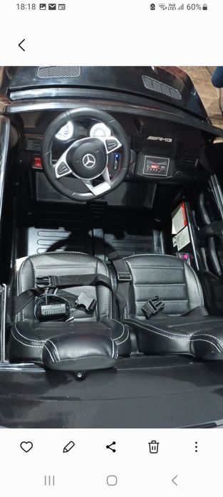 Vând mașină electrică și telecomandă.Mașină mare cu doua locuri