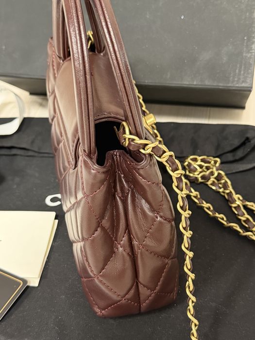 Chanel чанта цвят бургунди