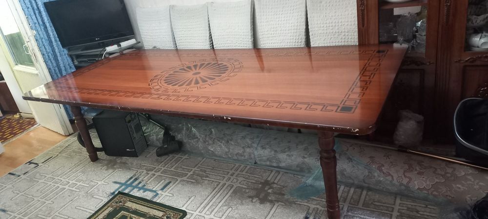 Срочно Стол сотилади б.у.