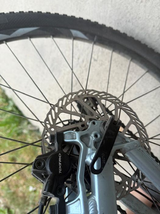 Продам горный велосипед Giant Rincon Disc 2021