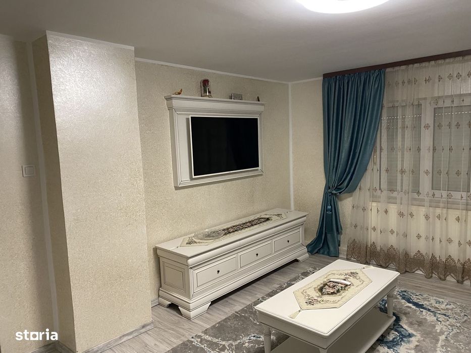 Apartament 4 camere de vanzare