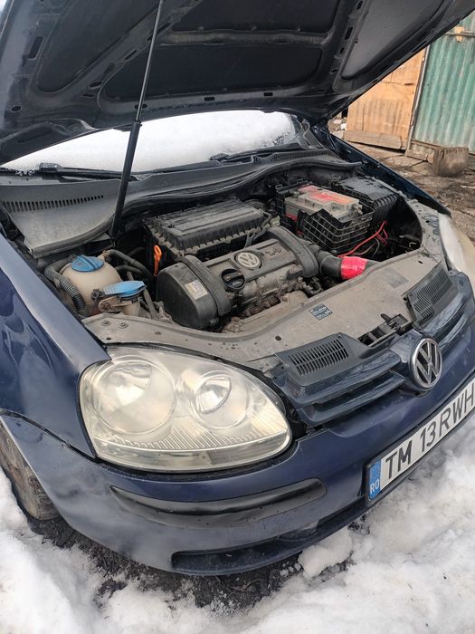 Dezmembrez Golf 5 1.4 benzina