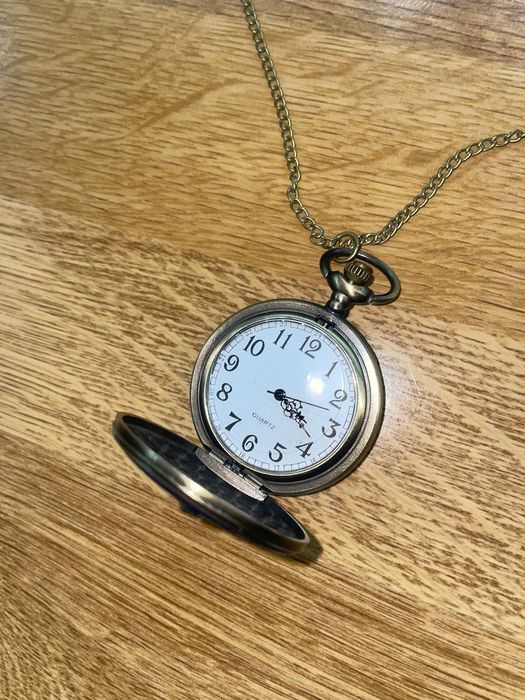 Чясы кварцевые карманные новые