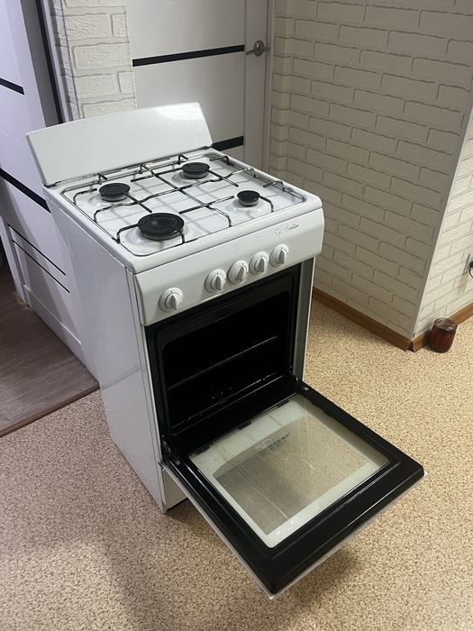 Продам газовую плиту