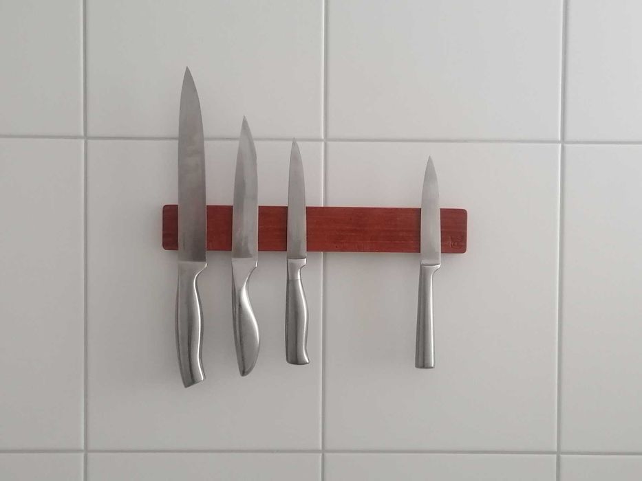 Suport magnetic cutite pentru 6 cutite