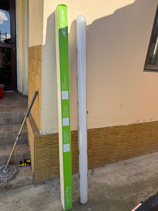 Becuri hala led 180 cm