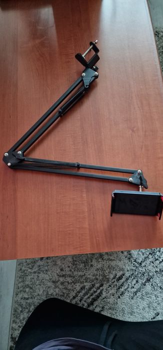 Brat/stativ telefon cu prindere masa sau pat