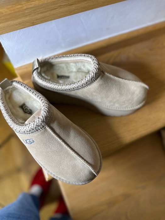 Vând UGG nepurtati mărimea 36