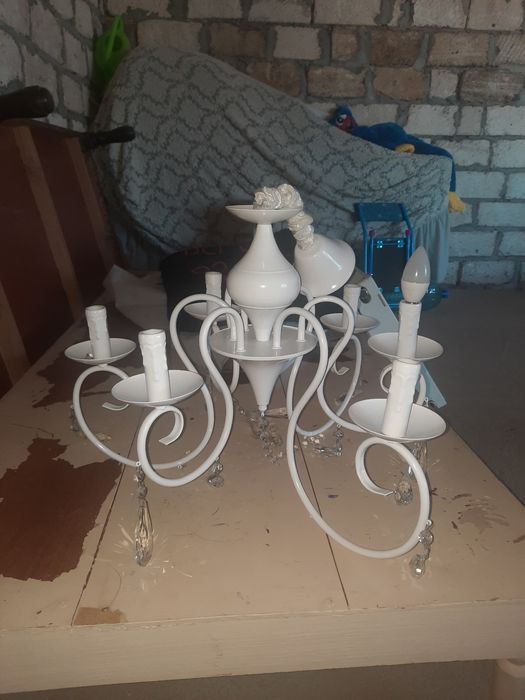 Прадается люстра качественная