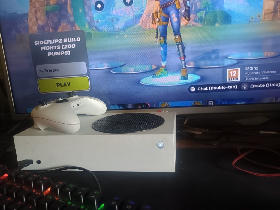 Xbox series s в перфектно състояние