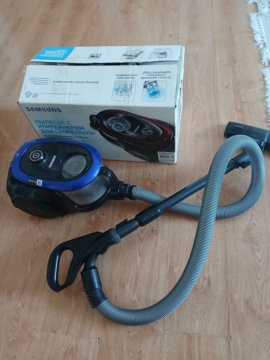 Продаю Samsung пылесос с коробкой