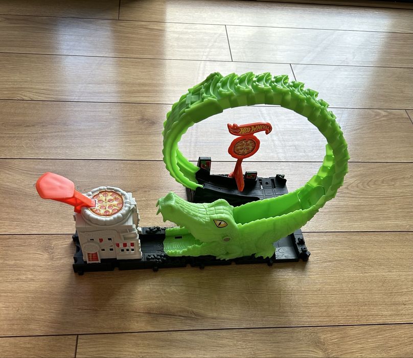 Писта Hot wheels и пес патрул