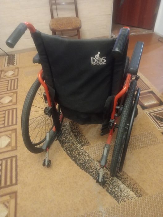 Инвалидная коляска для дома и улицы.